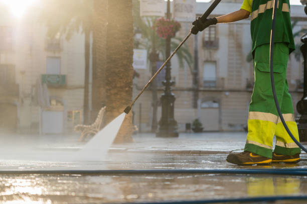 Best Garage Pressure Washing  in Hartford City, IN